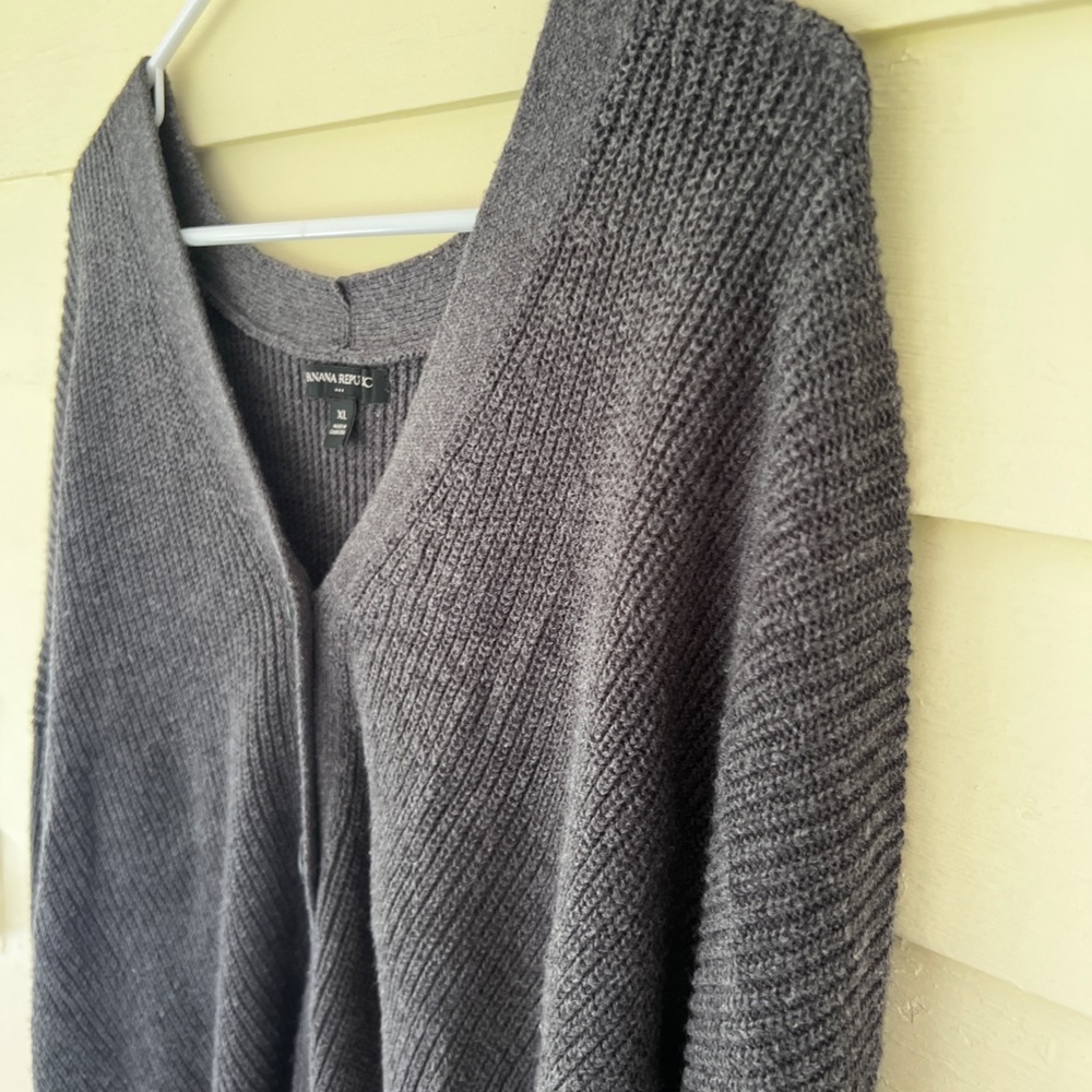 Banana Republic Women's Basic Gray Button-Up Card… - image 4